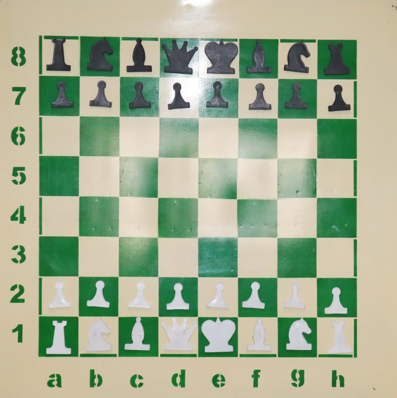 تابلوی آموزش شطرنج دست دوم