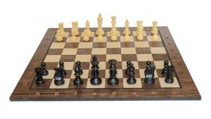 صفحه کلاسیک و مهره کیش مستر شطرنج رنگ قهوه ای تیره