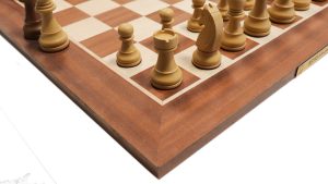 صفحه شطرنج DGT و مهره های فدراسیونی مستر شطرنج